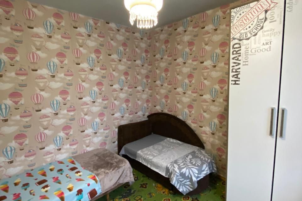 Продаётся 3-комнатная квартира, 45.6 м²