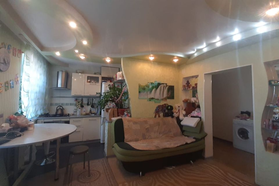 Продаётся 3-комнатная квартира, 41.6 м²