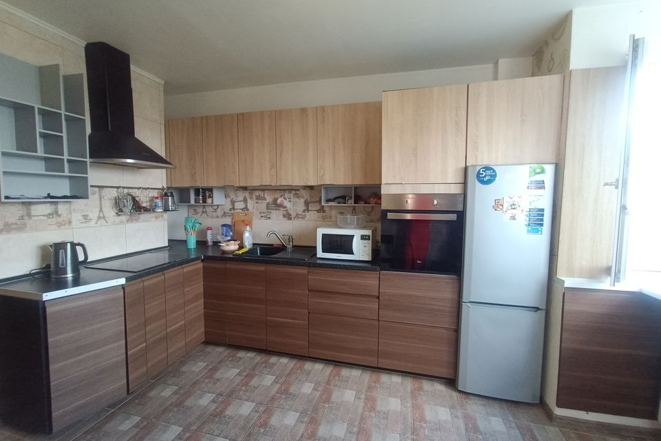 Продаётся 1-комнатная квартира, 42.3 м²