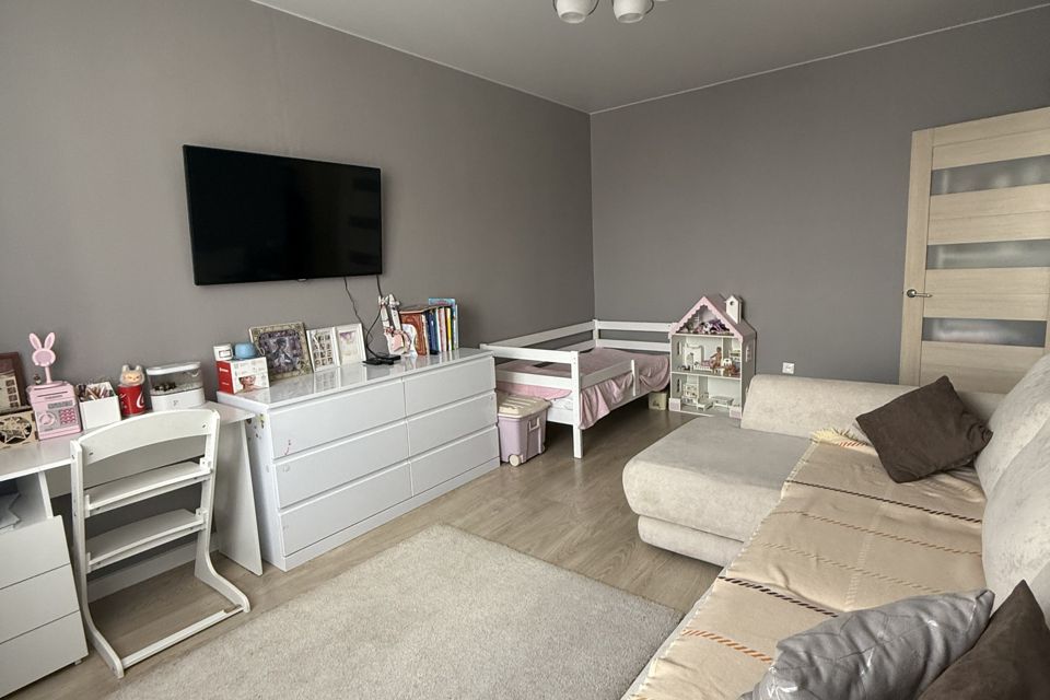 Продаётся 1-комнатная квартира, 42.2 м²