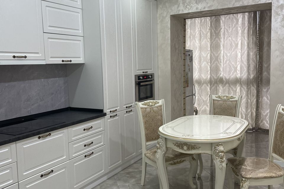 Продаётся 1-комнатная квартира, 42 м²