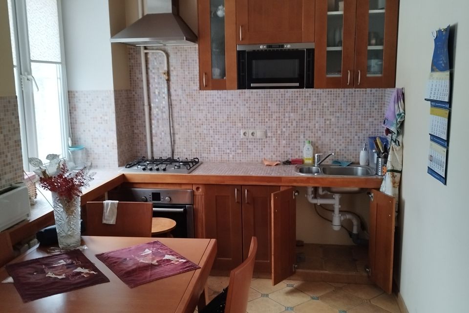 Продаётся 2-комнатная квартира, 56.7 м²