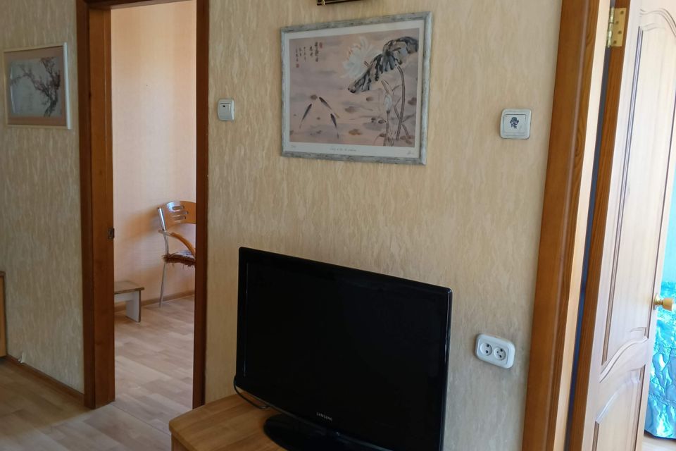 Сдаётся 4-комнатная квартира, 60.8 м²