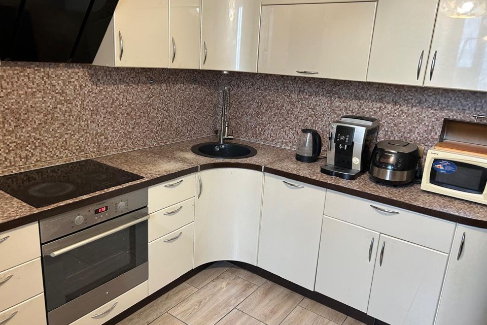 Продаётся 3-комнатная квартира, 81.8 м²