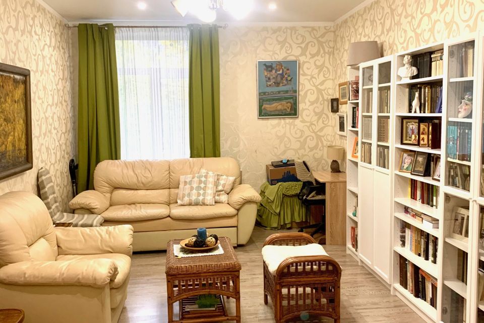 Продаётся 2-комнатная квартира, 65 м²