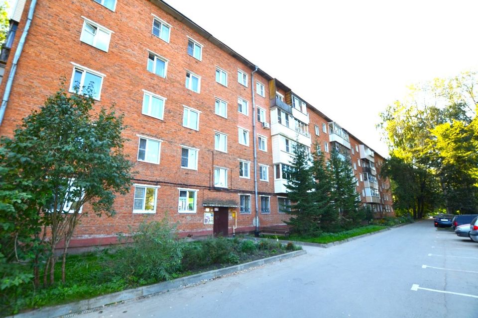 Продаётся 4-комнатная квартира, 62.4 м²