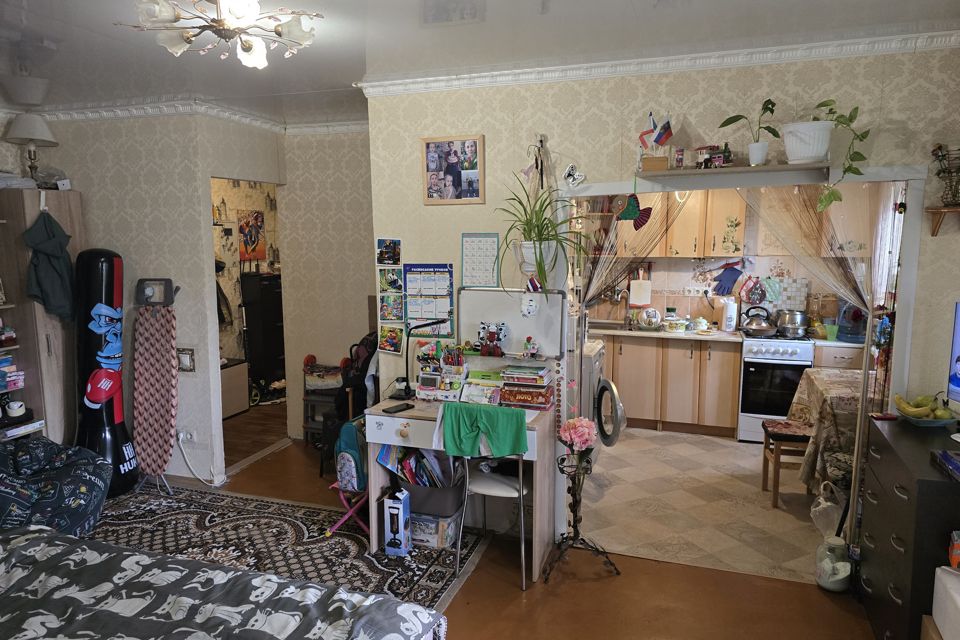 Продаётся 2-комнатная квартира, 43.8 м²