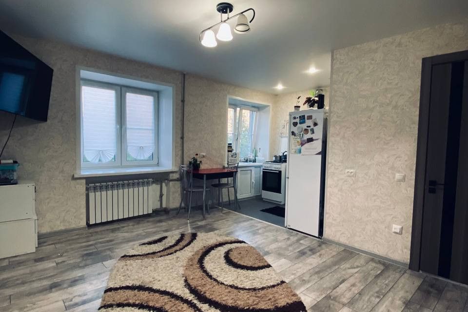 Продаётся 3-комнатная квартира, 58.6 м²