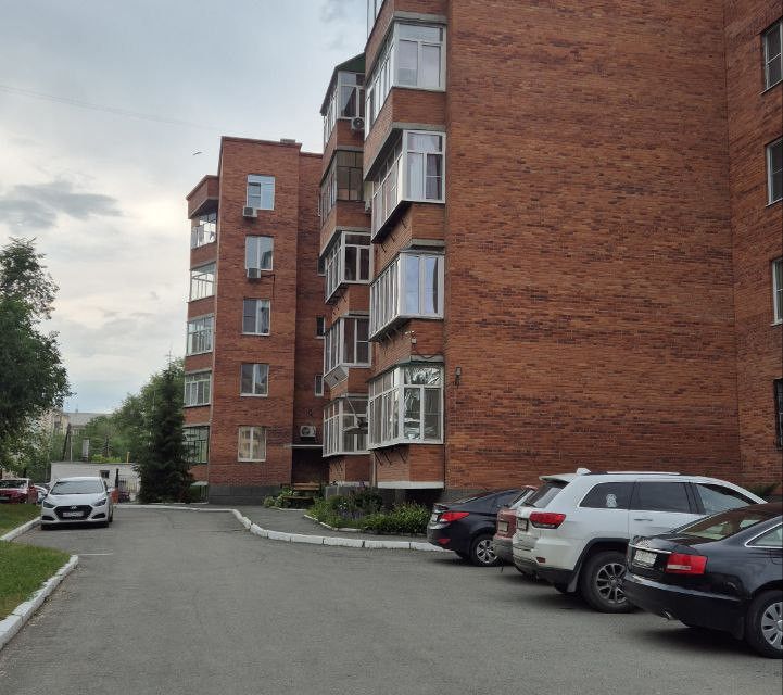 Продаётся 2-комнатная квартира, 70.3 м²