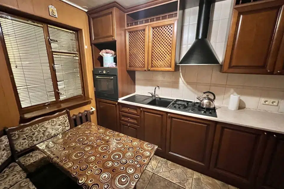 Продаётся 4-комнатная квартира, 115 м²