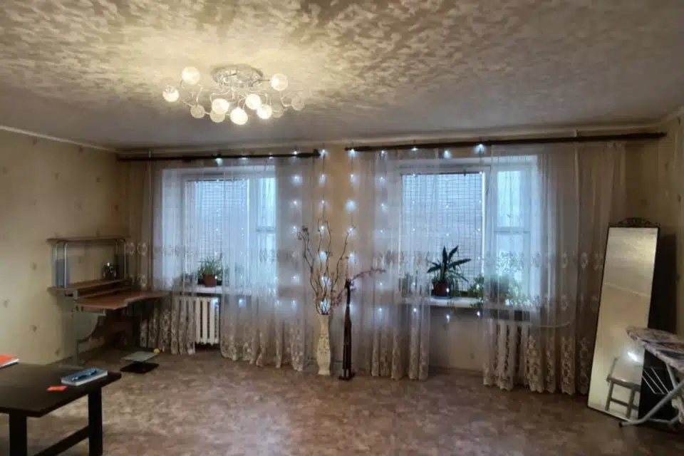 Продаётся 4-комнатная квартира, 107 м²