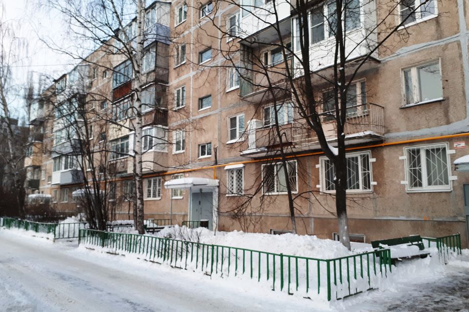 Продаётся 4-комнатная квартира, 58.2 м²