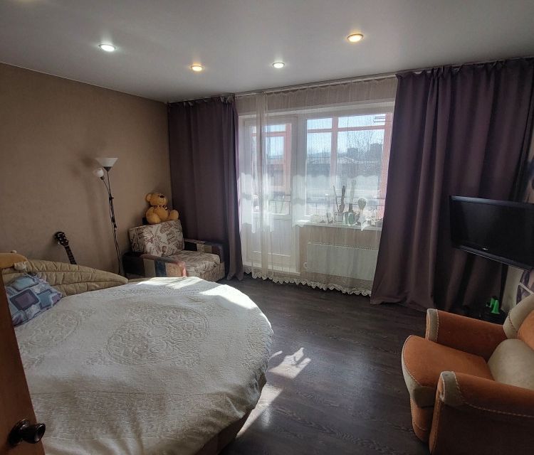 Продаётся 1-комнатная квартира, 42 м²