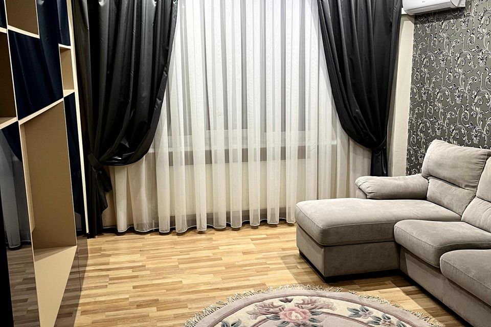 Сдаётся 2-комнатная квартира, 69.9 м²