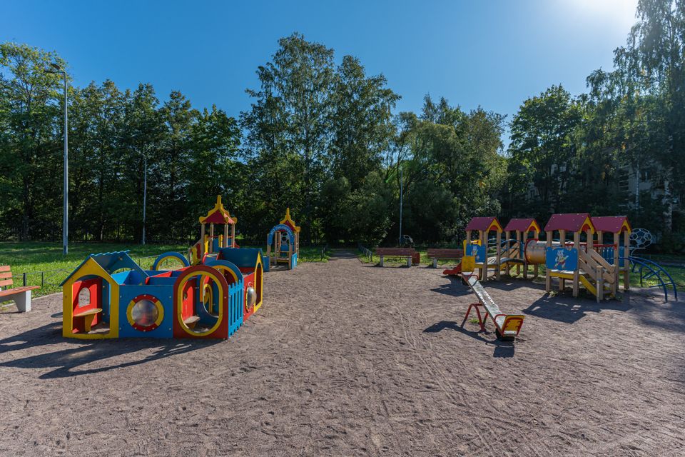 Продаётся 4-комнатная квартира, 100.2 м²
