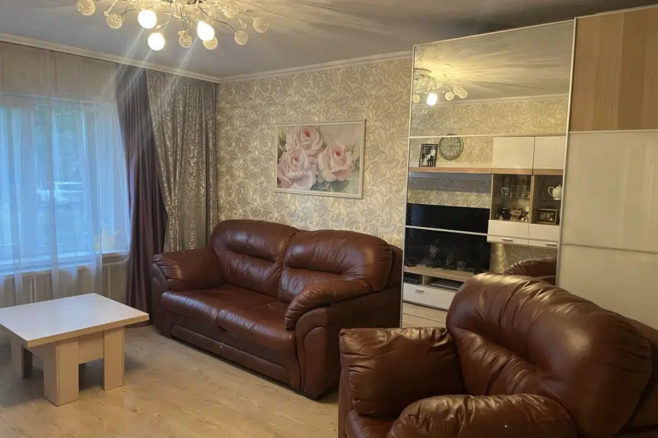 Продаётся 4-комнатная квартира, 69.5 м²
