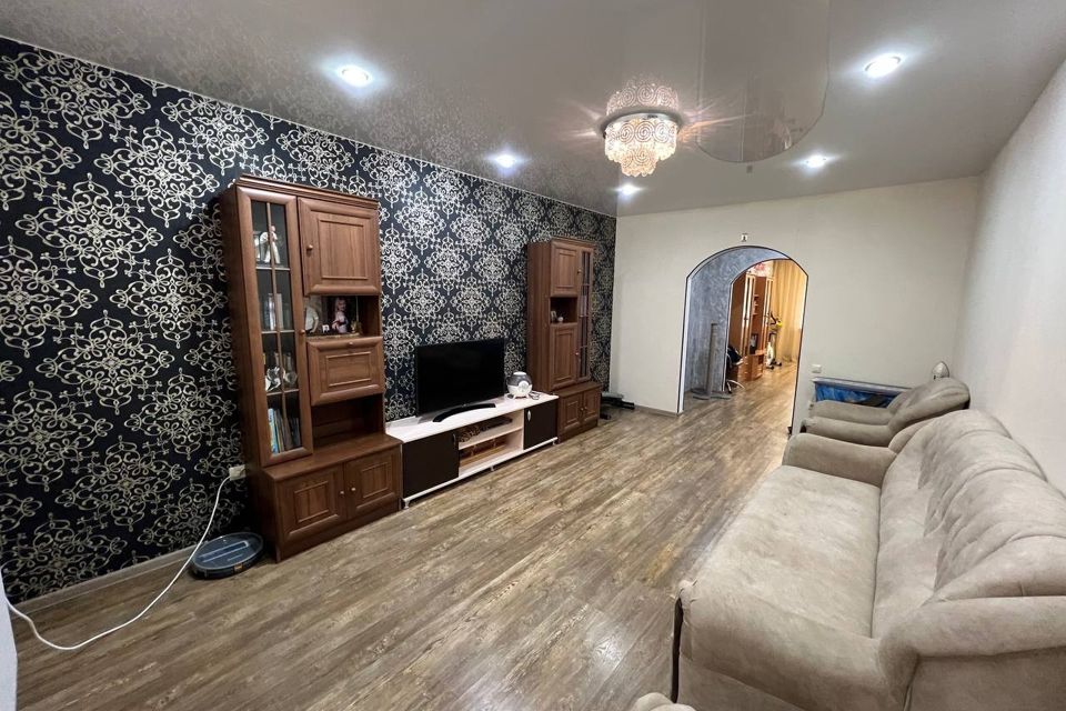 Продаётся 4-комнатная квартира, 98 м²