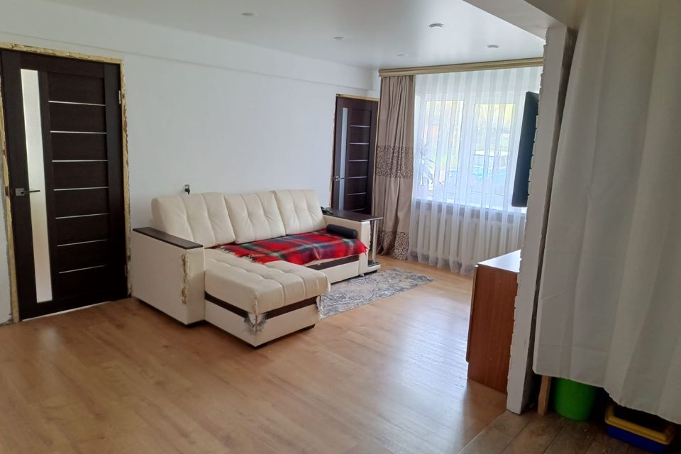 Продаётся 3-комнатная квартира, 47.7 м²