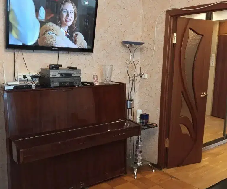 Продаётся 3-комнатная квартира, 57.7 м²