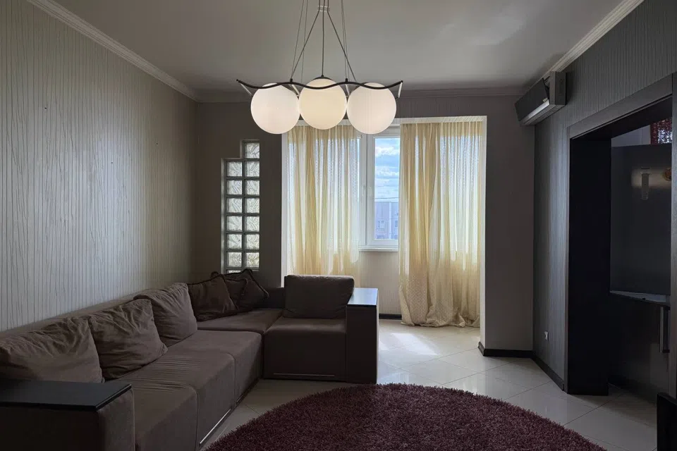 Продаётся 4-комнатная квартира, 110 м²