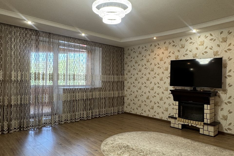 Продаётся 4-комнатная квартира, 149.3 м²