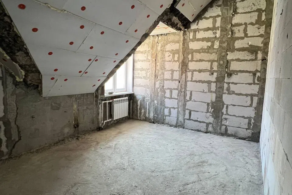 Продаётся 4-комнатная квартира, 105.5 м²