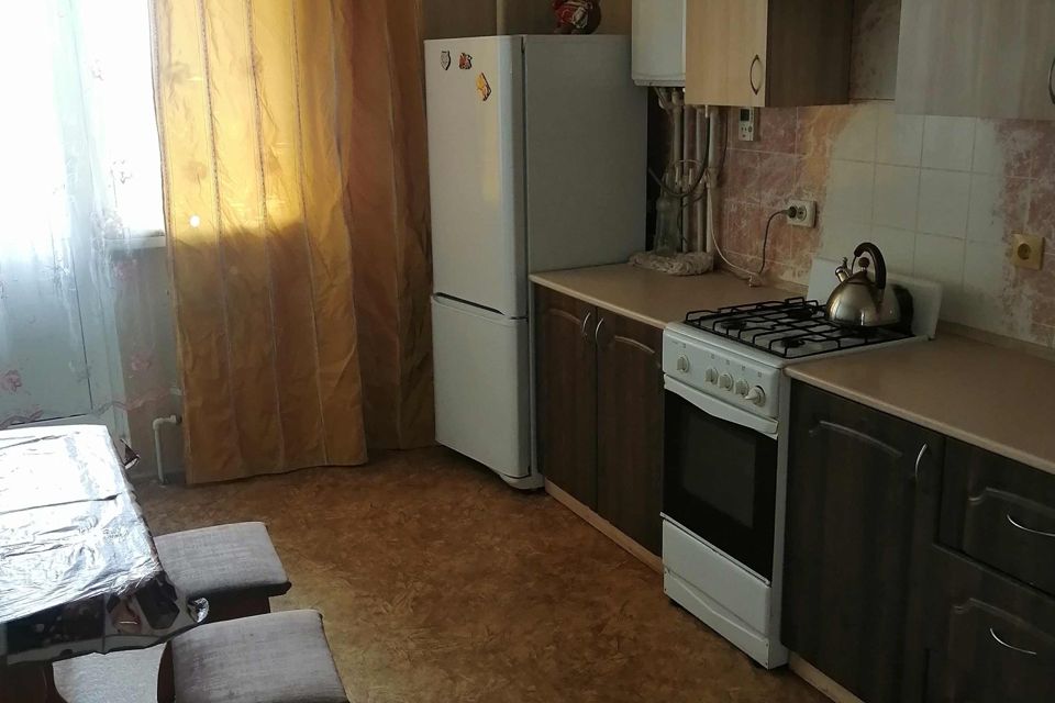 Сдаётся 2-комнатная квартира, 65 м²
