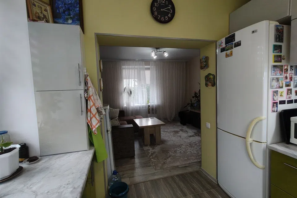 Продаётся 3-комнатная квартира, 62.7 м²