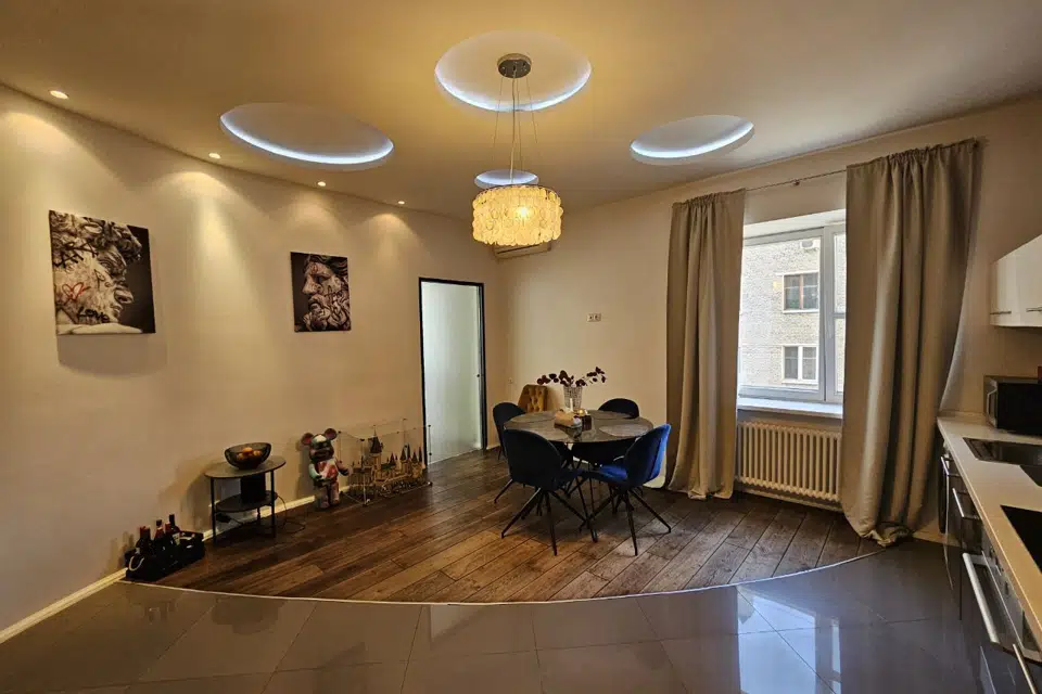 Продаётся 2-комнатная квартира, 90 м²