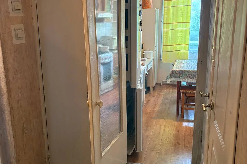Продаётся 4-комнатная квартира, 65 м²