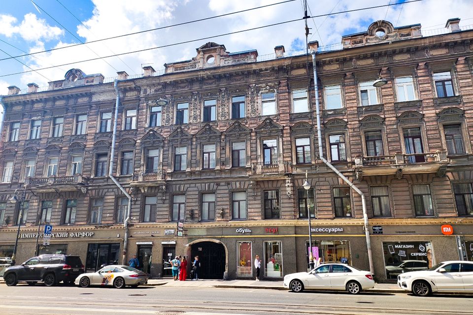 Продаётся 3-комнатная квартира, 108.4 м²