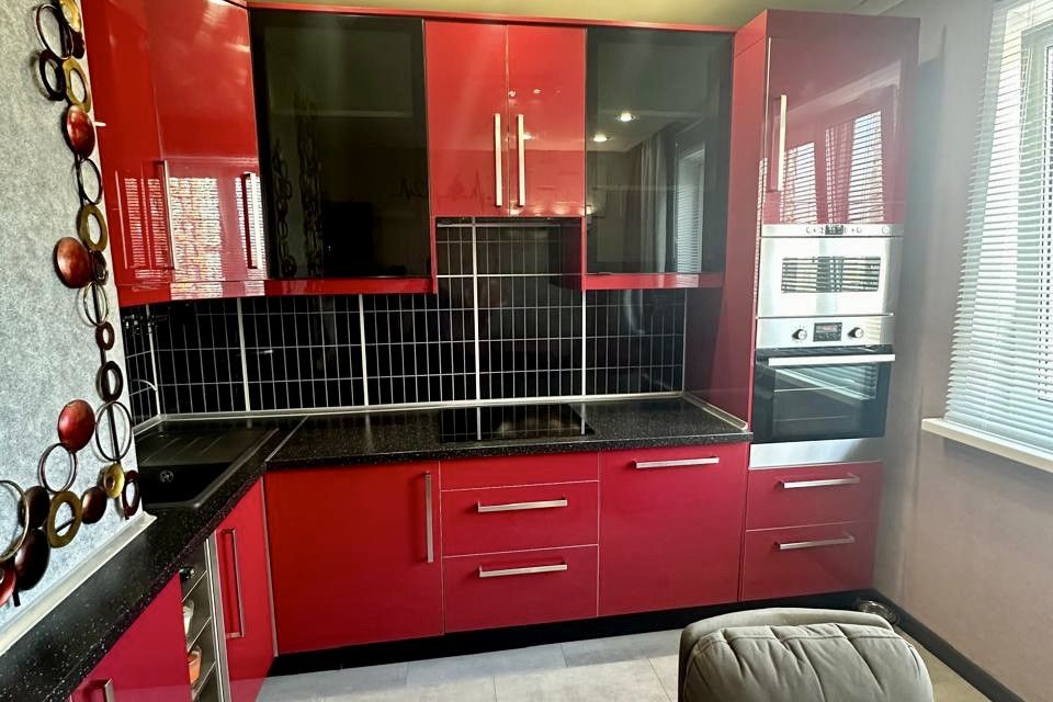 Продаётся 3-комнатная квартира, 77.6 м²