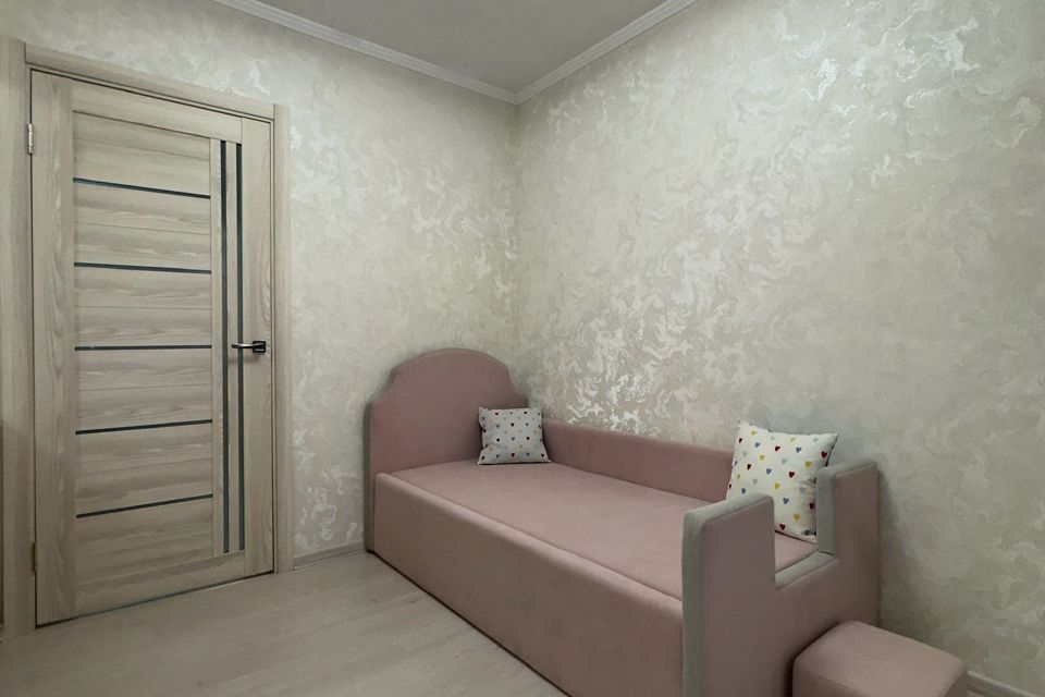 Продаётся 4-комнатная квартира, 64 м²