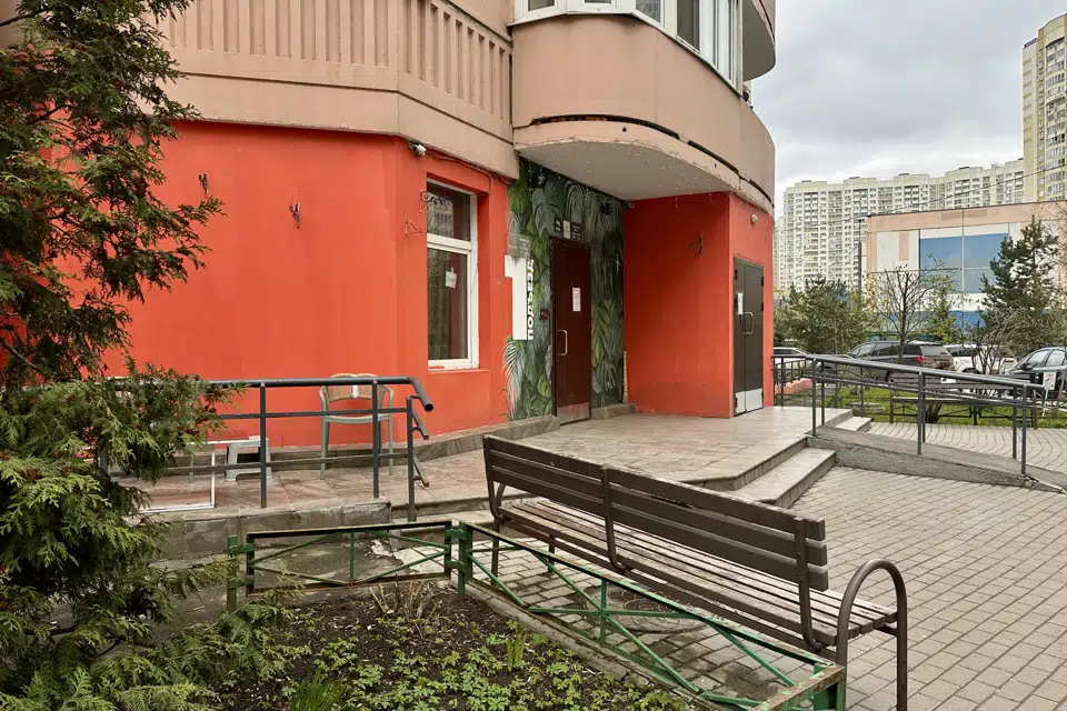 Продаётся 4-комнатная квартира, 130 м²