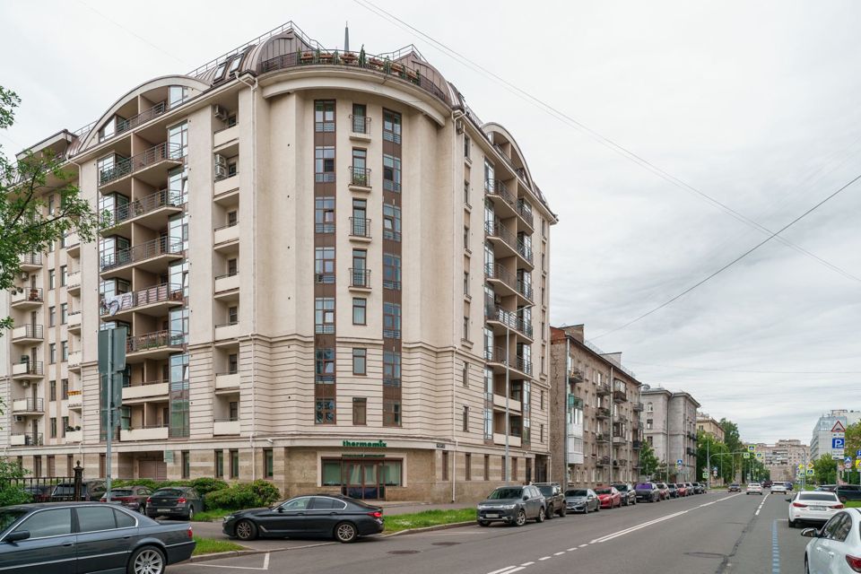Продаётся 4-комнатная квартира, 134.7 м²