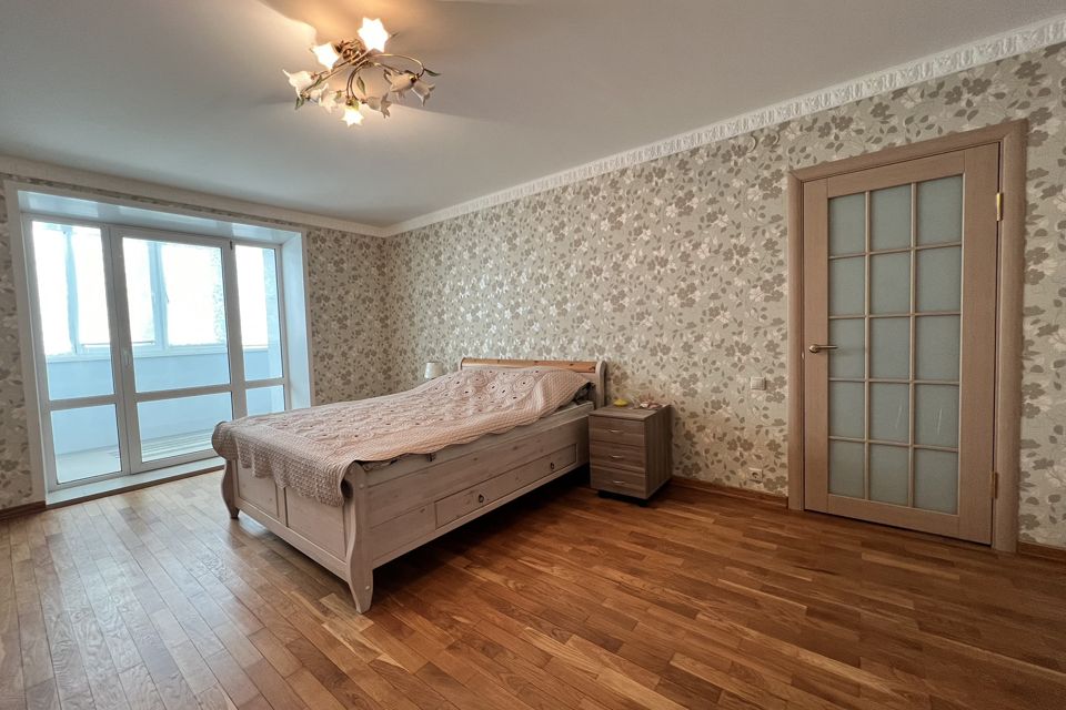 Продаётся 3-комнатная квартира, 124.2 м²