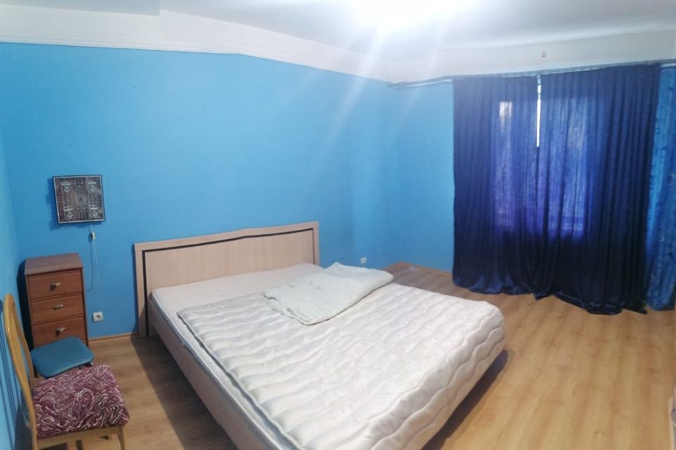 Сдаётся 4-комнатная квартира, 122 м²