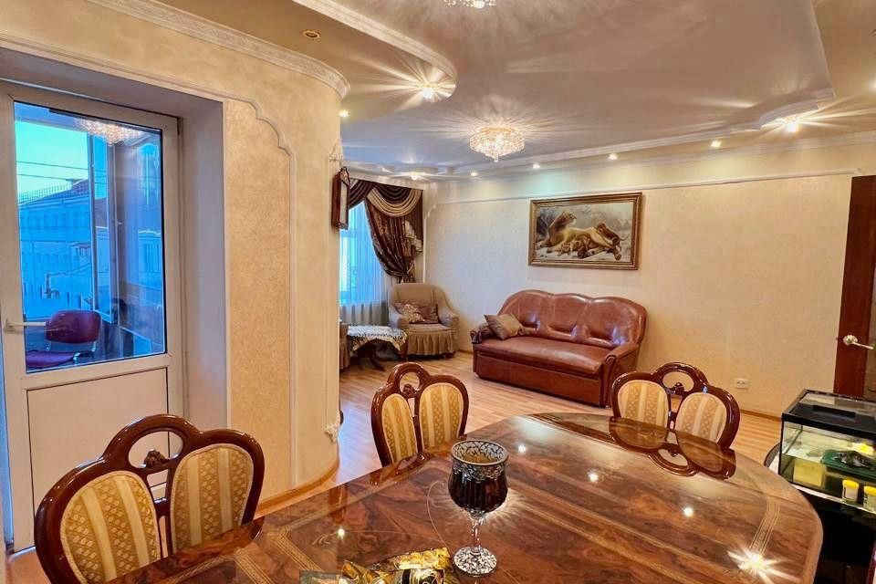 Продаётся 3-комнатная квартира, 120 м²