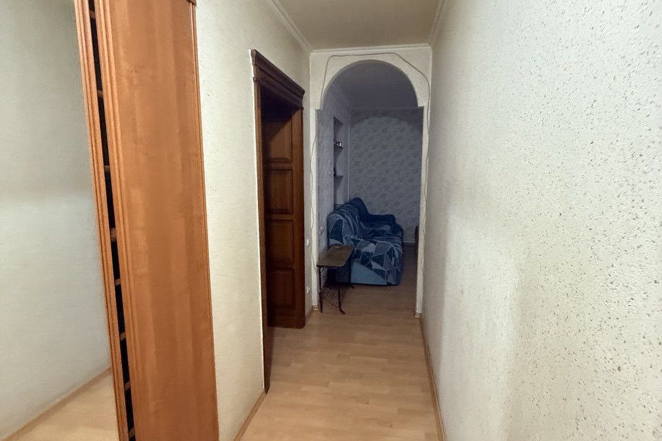 Продаётся 3-комнатная квартира, 1000 м²