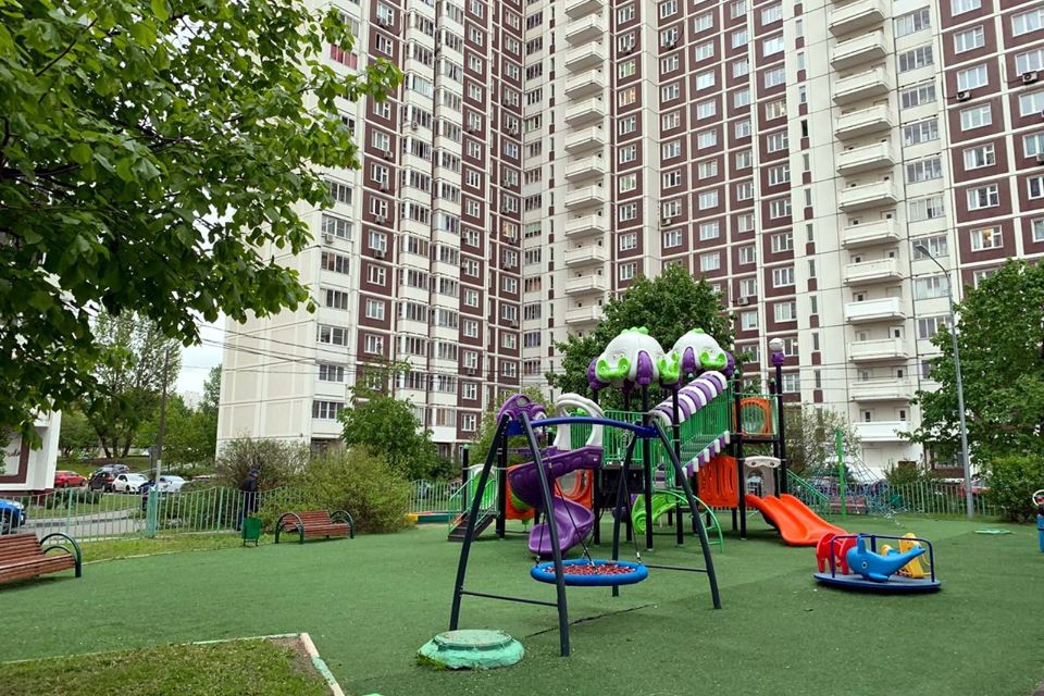 Продаётся 4-комнатная квартира, 101.8 м²