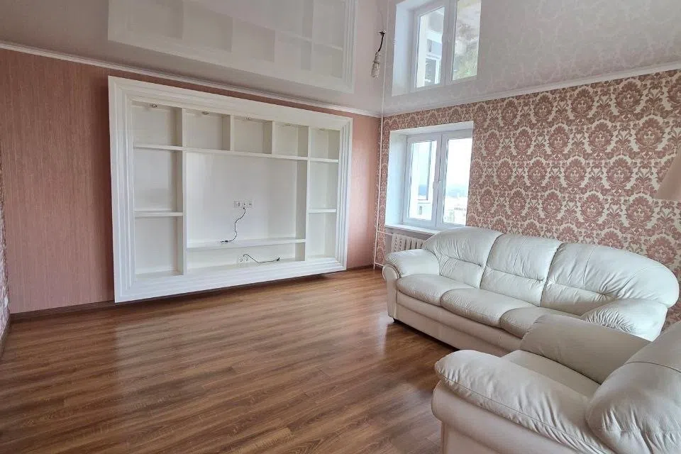 Продаётся 4-комнатная квартира, 100 м²