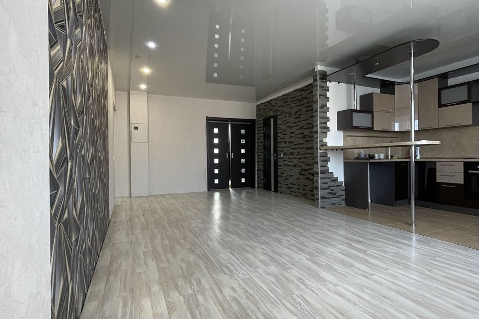 Продаётся 2-комнатная квартира, 70.4 м²