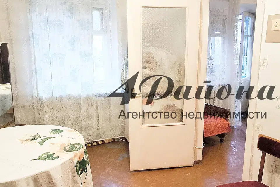 Продаётся 3-комнатная квартира, 57.8 м²