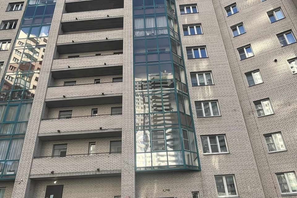 Продаётся 3-комнатная квартира, 107.9 м²