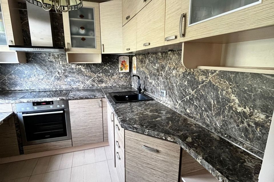 Продаётся 3-комнатная квартира, 58.9 м²