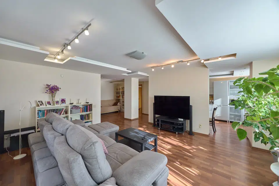 Продаётся 5-комнатная квартира, 151 м²