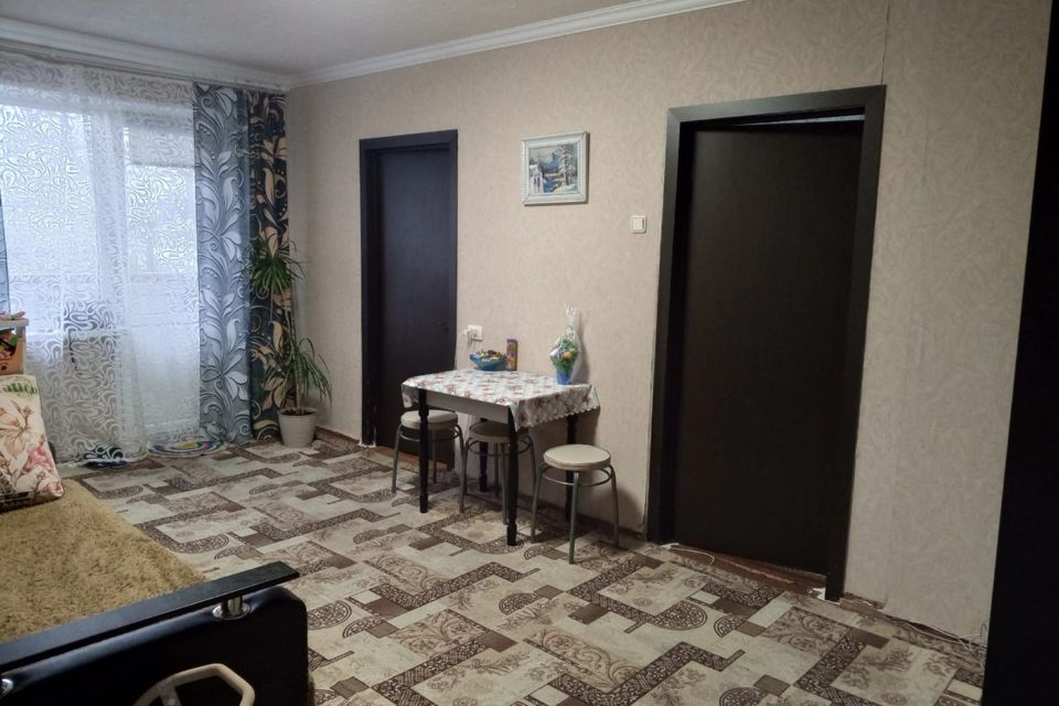 Продаётся 4-комнатная квартира, 66 м²