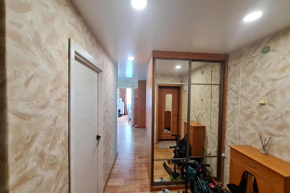 Продаётся 4-комнатная квартира, 62.3 м²