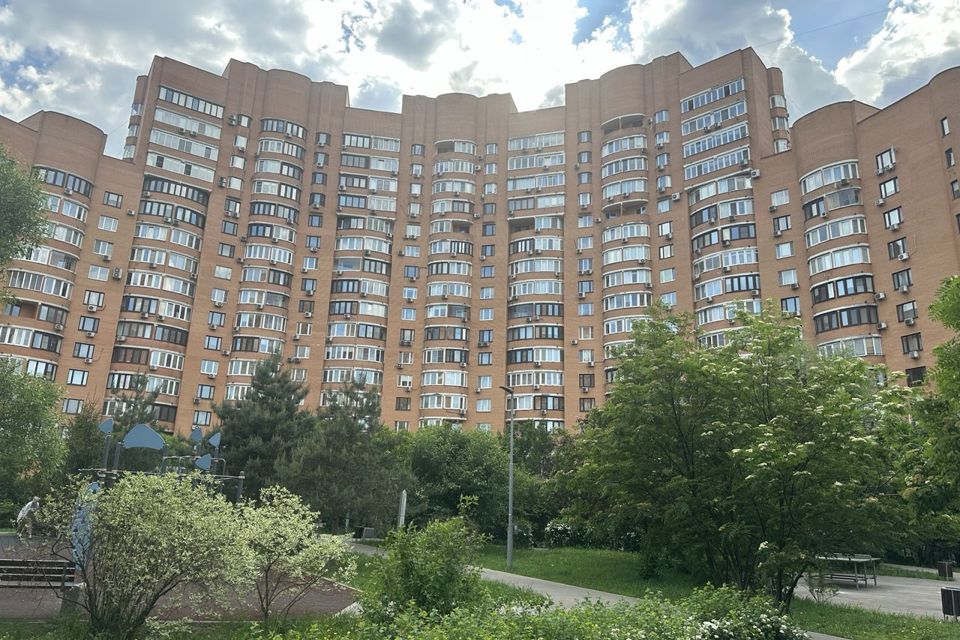 Продаётся 2-комнатная квартира, 92.6 м²