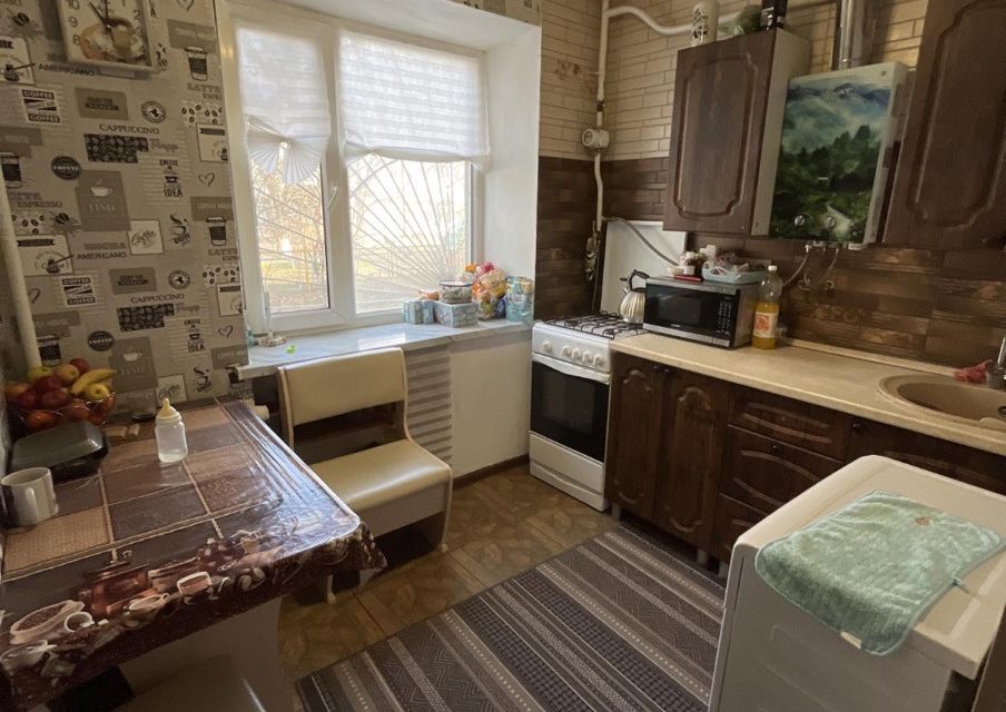 Продаётся 4-комнатная квартира, 63 м²